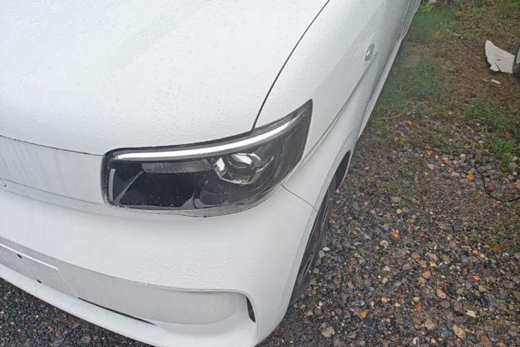 Used Wuling Zhiguang New Energy 2025 Model 305km Ambitious Edition Left Front Headlight