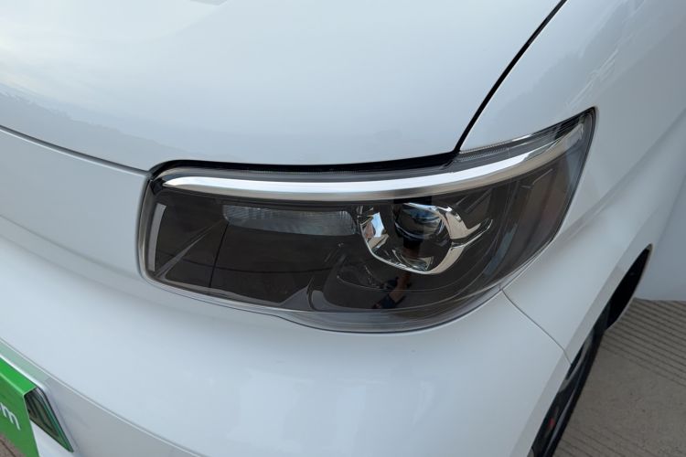 Used Wuling Zhiguang New Energy 2025 Model 305km Ambitious Edition Left Front Headlight