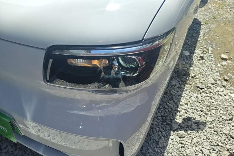 Used Wuling Zhiguang New Energy 2025 Model 305km Ambitious Edition Left Front Headlight