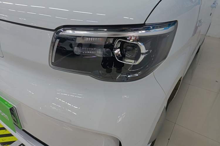 Used Wuling Zhiguang New Energy 2025 Standard Model Left Front Headlight