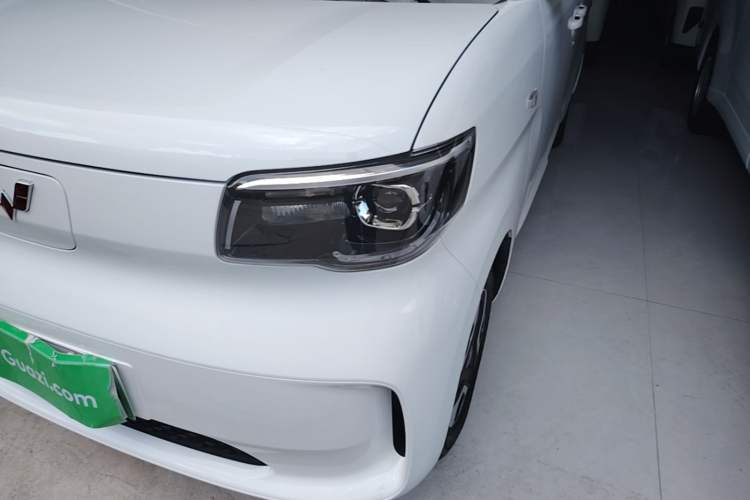 Used Wuling Zhiguang New Energy 2025 Model 305km Ambitious Edition Left Front Headlight