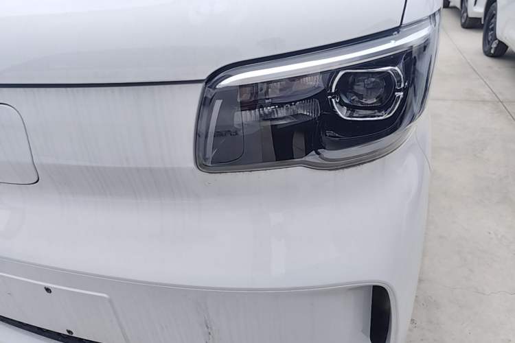 Used Wuling Zhiguang New Energy 2025 Standard Model Left Front Headlight