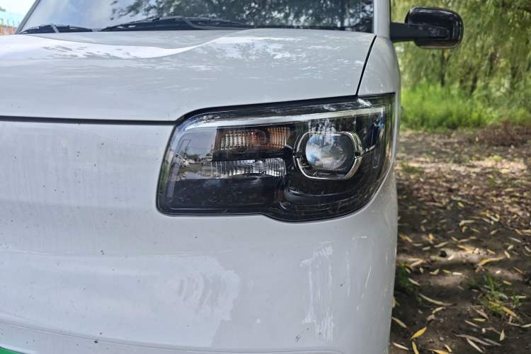 Used Wuling Zhiguang New Energy 2025 Standard Model Left Front Headlight