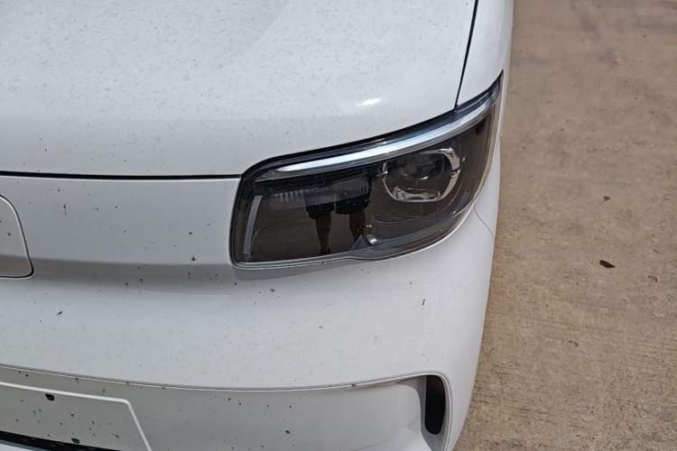 Used Wuling Zhiguang New Energy 2025 Model 305km Ambitious Edition Left Front Headlight