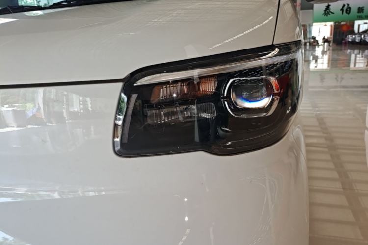 Used Wuling Zhiguang New Energy 2025 Comfort Model Left Front Headlight