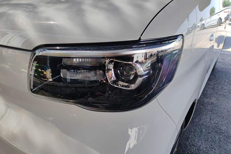 Used Wuling Zhiguang New Energy 2025 Comfort Model Left Front Headlight