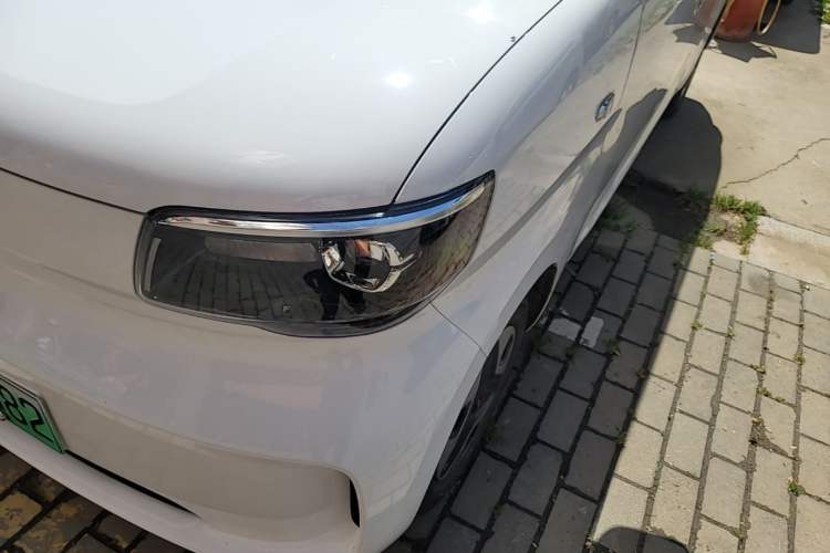 Used Wuling Zhiguang New Energy 2025 Model 305km Ambitious Edition Left Front Headlight