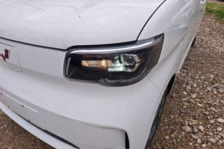 Used Wuling Zhiguang New Energy 2025 Model 305km Ambitious Edition Left Front Headlight