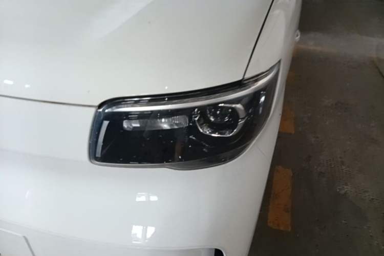 Used Wuling Zhiguang New Energy 2025 Model 305km Ambitious Edition Left Front Headlight