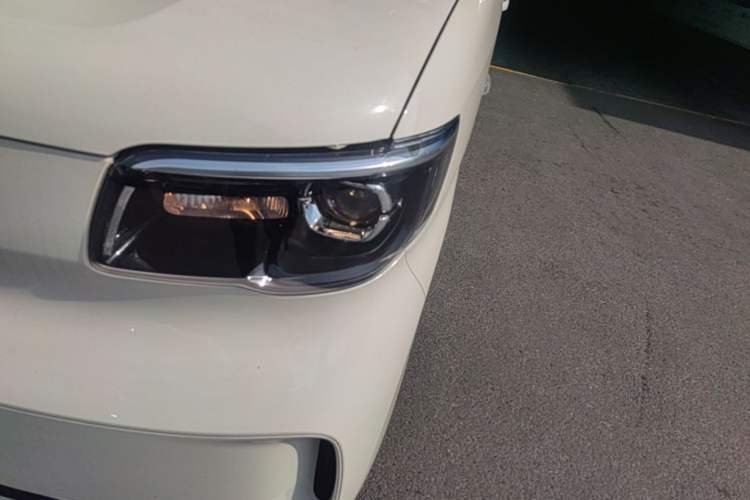 Used Wuling Zhiguang New Energy 2025 Comfort Model Left Front Headlight