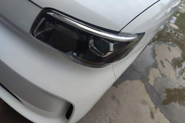 Used Wuling Zhiguang New Energy 2025 Standard Model Left Front Headlight