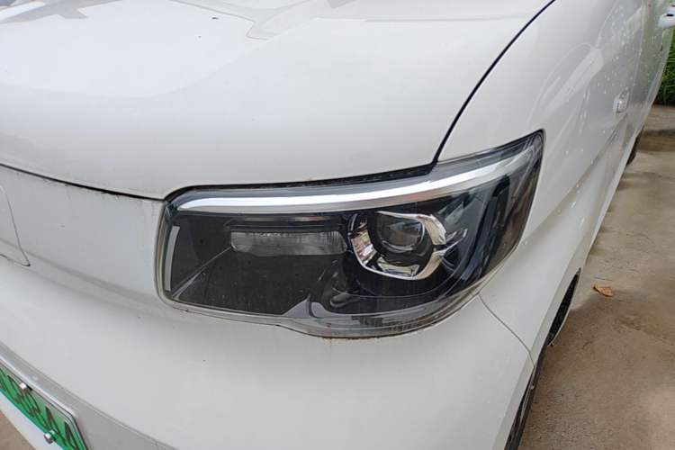 Used Wuling Zhiguang New Energy 2025 Model 305km Ambitious Edition Left Front Headlight
