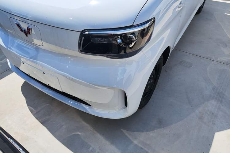 Used Wuling Zhiguang New Energy 2025 Standard Model Left Front Headlight