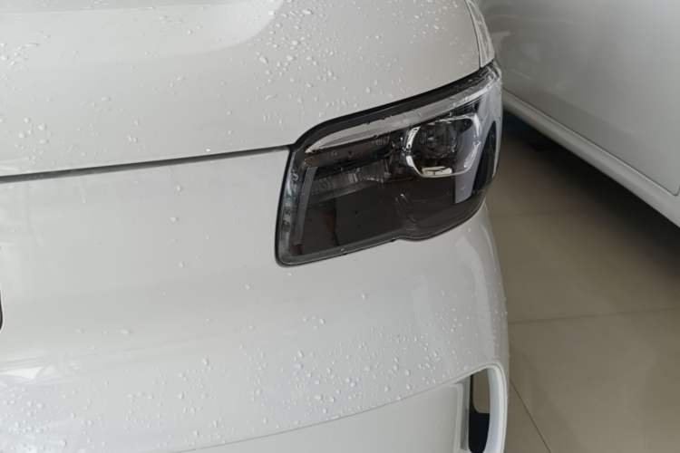 Used Wuling Zhiguang New Energy 2025 Model 305km Ambitious Edition Left Front Headlight