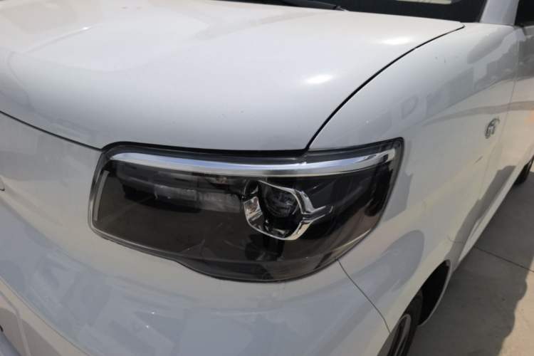 Used Wuling Zhiguang New Energy 2025 Model 305km Ambitious Edition Left Front Headlight