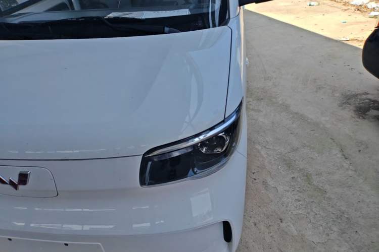 Used Wuling Zhiguang New Energy 2025 Model 305km Ambitious Edition Left Front Headlight