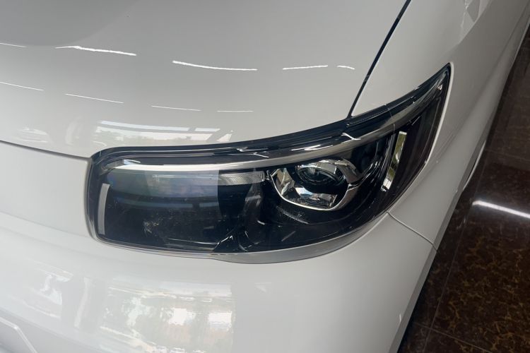 Used Wuling Zhiguang New Energy 2025 Model 305km Ambitious Edition Left Front Headlight