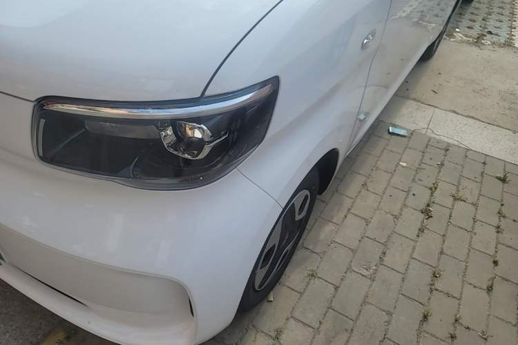 Used Wuling Zhiguang New Energy 2025 Model 305km Ambitious Edition Left Front Headlight