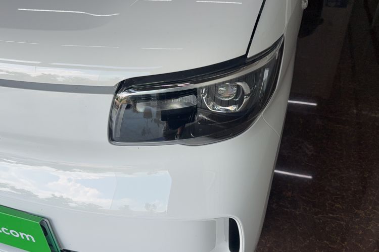 Used Wuling Zhiguang New Energy 2025 Model 305km Ambitious Edition Left Front Headlight