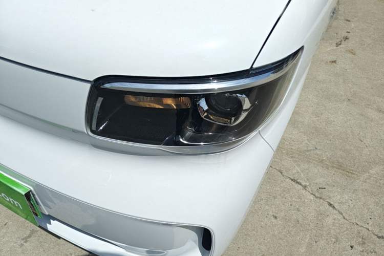 Used Wuling Zhiguang New Energy 2025 Standard Model Left Front Headlight