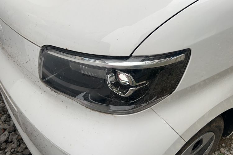 Used Wuling Zhiguang New Energy 2025 Model 305km Ambitious Edition Left Front Headlight