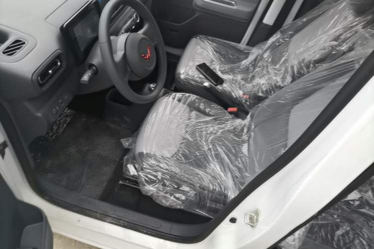 Used Wuling Zhiguang New Energy 2025 Model 305km Ambitious Edition Left Front Seat