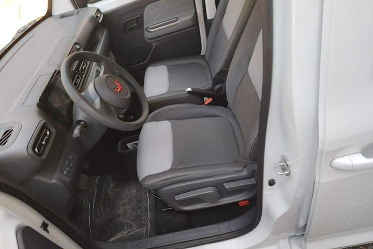 Used Wuling Zhiguang New Energy 2025 Model 305km Ambitious Edition Left Front Seat