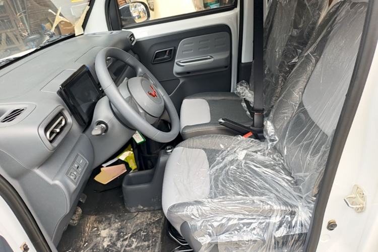 Used Wuling Zhiguang New Energy 2025 Model 305km Ambitious Edition Left Front Seat