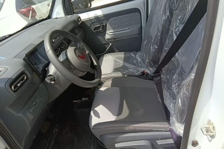 Used Wuling Zhiguang New Energy 2025 Model 305km Ambitious Edition Left Front Seat