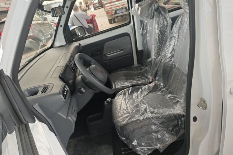 Used Wuling Zhiguang New Energy 2025 Model 305km Ambitious Edition Left Front Seat