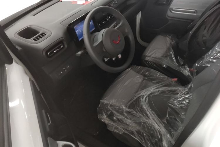 Used Wuling Zhiguang New Energy 2025 Model 305km Ambitious Edition Left Front Seat