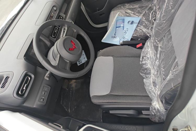 Used Wuling Zhiguang New Energy 2025 Model 305km Ambitious Edition Left Front Seat