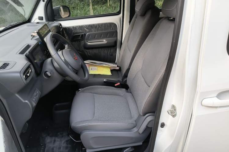 Used Wuling Zhiguang New Energy 2025 Comfort Model Left Front Seat