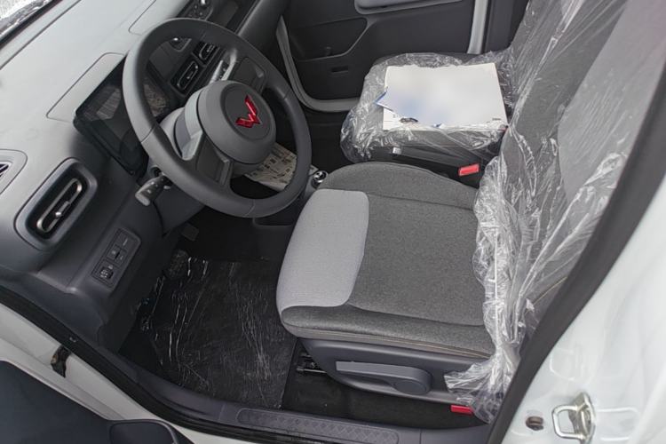 Used Wuling Zhiguang New Energy 2025 Model 305km Ambitious Edition Left Front Seat