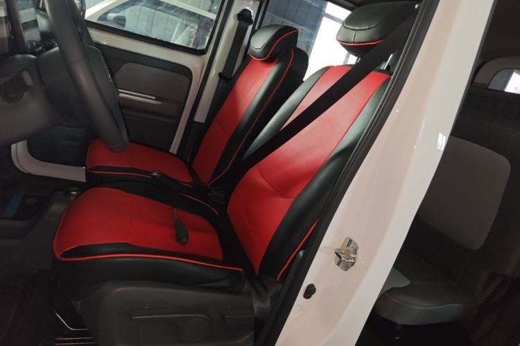 Used Wuling Zhiguang New Energy 2025 Model 305km Ambitious Edition Left Front Seat