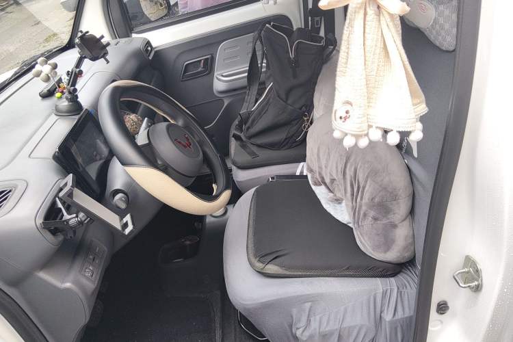 Used Wuling Zhiguang New Energy 2025 Model 305km Ambitious Edition Left Front Seat