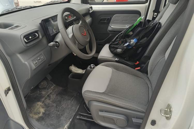 Used Wuling Zhiguang New Energy 2025 Model 305km Ambitious Edition Left Front Seat