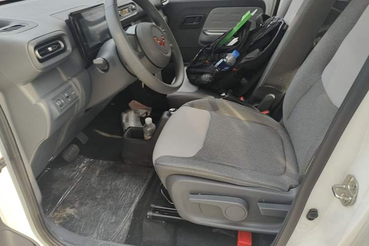 Used Wuling Zhiguang New Energy 2025 Model 305km Ambitious Edition Left Front Seat