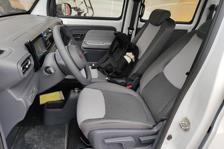 Used Wuling Zhiguang New Energy 2025 Model 305km Ambitious Edition Left Front Seat