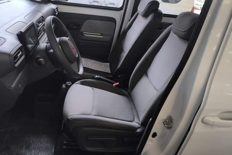 Used Wuling Zhiguang New Energy 2025 Model 305km Ambitious Edition Left Front Seat
