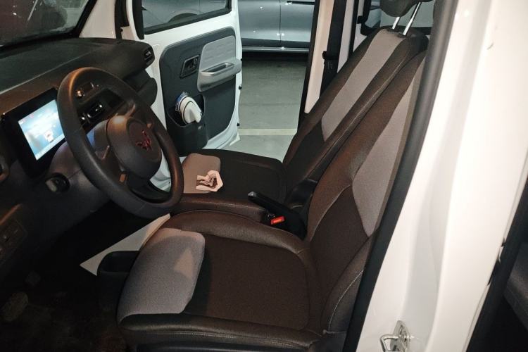 Used Wuling Zhiguang New Energy 2025 Model 305km Ambitious Edition Left Front Seat