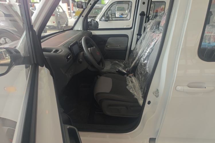 Used Wuling Zhiguang New Energy 2025 Model 305km Ambitious Edition Left Front Seat