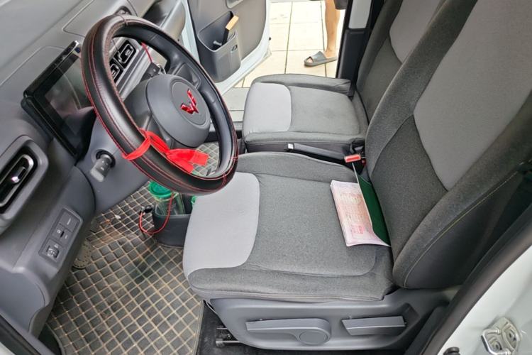 Used Wuling Zhiguang New Energy 2025 Model 305km Ambitious Edition Left Front Seat