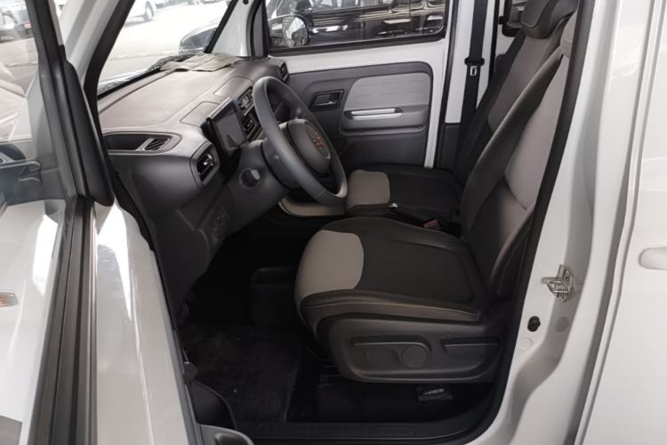 Used Wuling Zhiguang New Energy 2025 Model 305km Ambitious Edition Left Front Seat