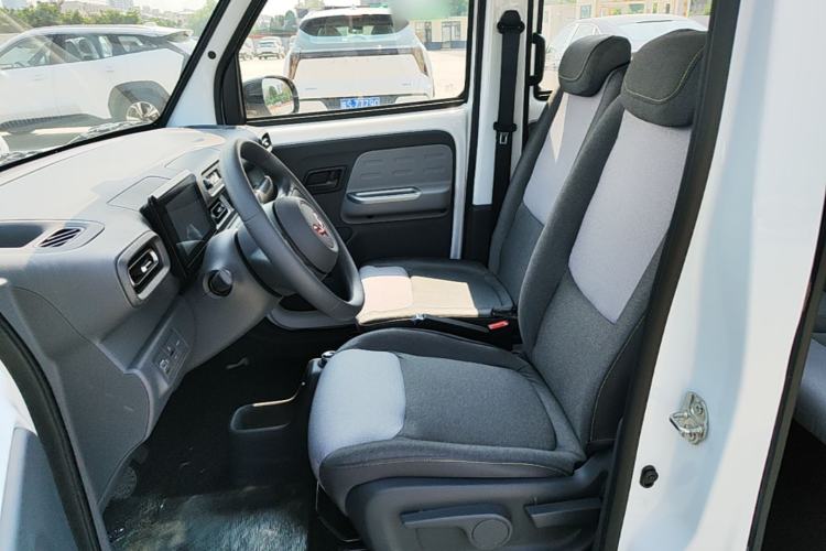 Used Wuling Zhiguang New Energy 2025 Model 305km Ambitious Edition Left Front Seat