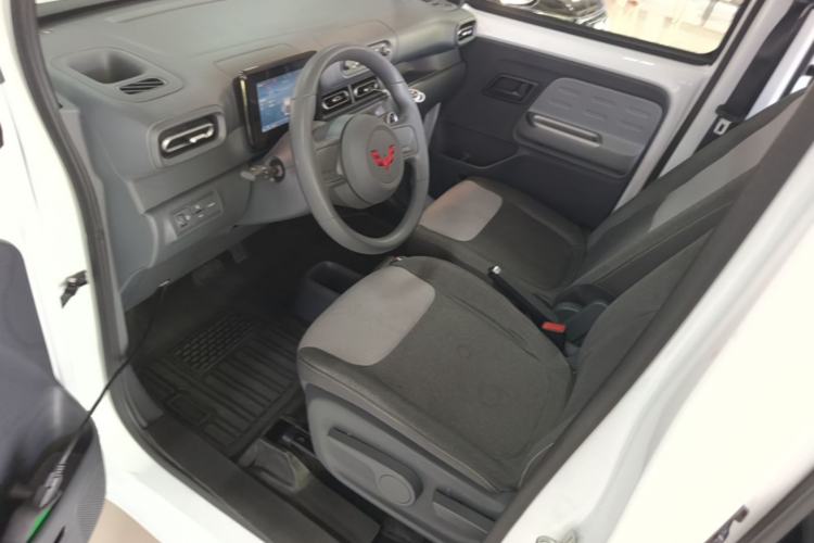 Used Wuling Zhiguang New Energy 2025 Model 305km Ambitious Edition Left Front Seat