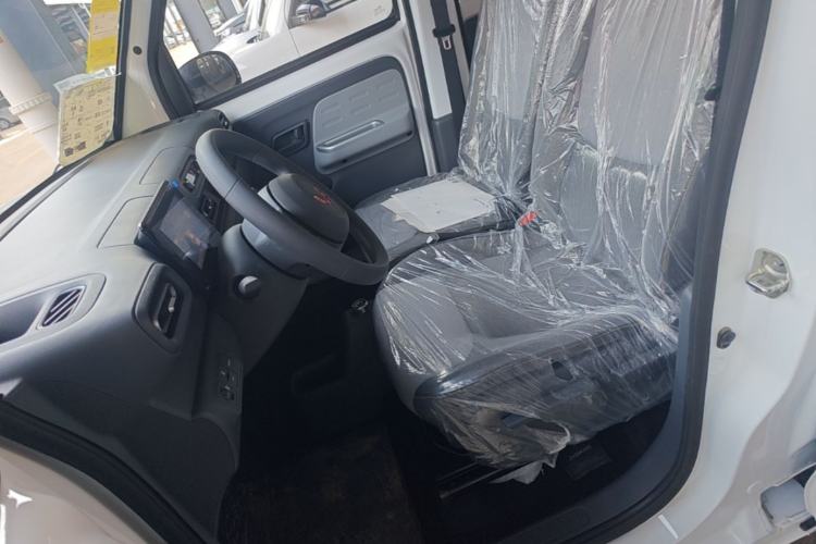 Used Wuling Zhiguang New Energy 2025 Model 305km Ambitious Edition Left Front Seat