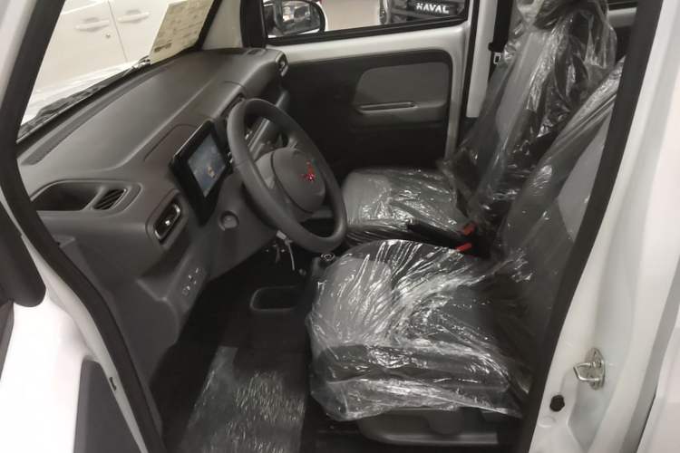Used Wuling Zhiguang New Energy 2025 Model 305km Ambitious Edition Left Front Seat