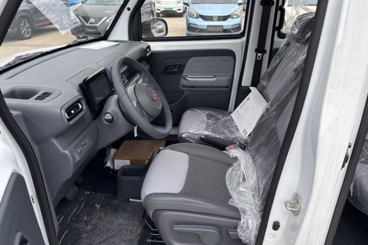 Used Wuling Zhiguang New Energy 2025 Model 305km Ambitious Edition Left Front Seat