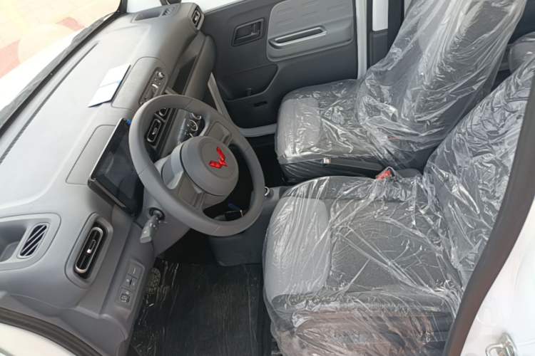Used Wuling Zhiguang New Energy 2025 Model 305km Ambitious Edition Left Front Seat